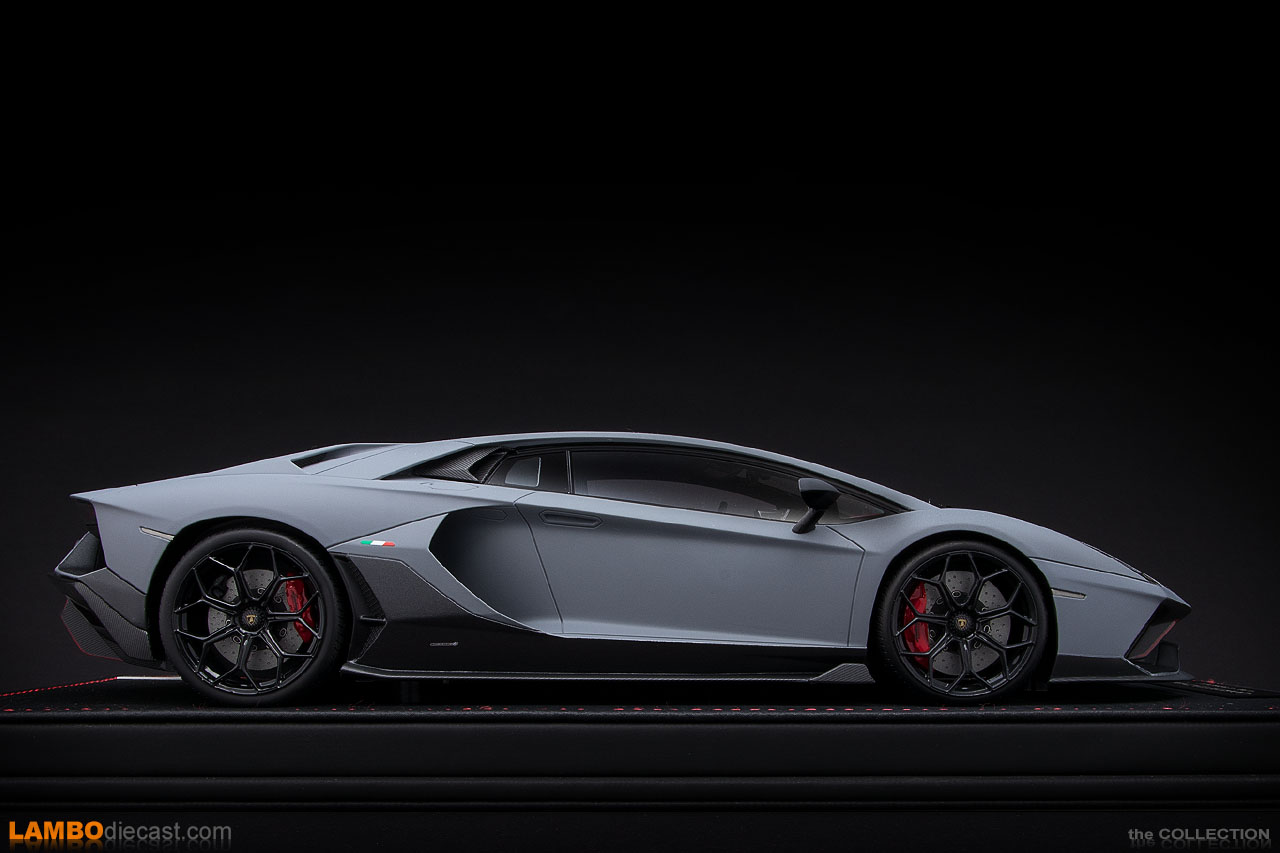 Side view of the Lamborghini Aventador LP780-4 Ultimae by MR
