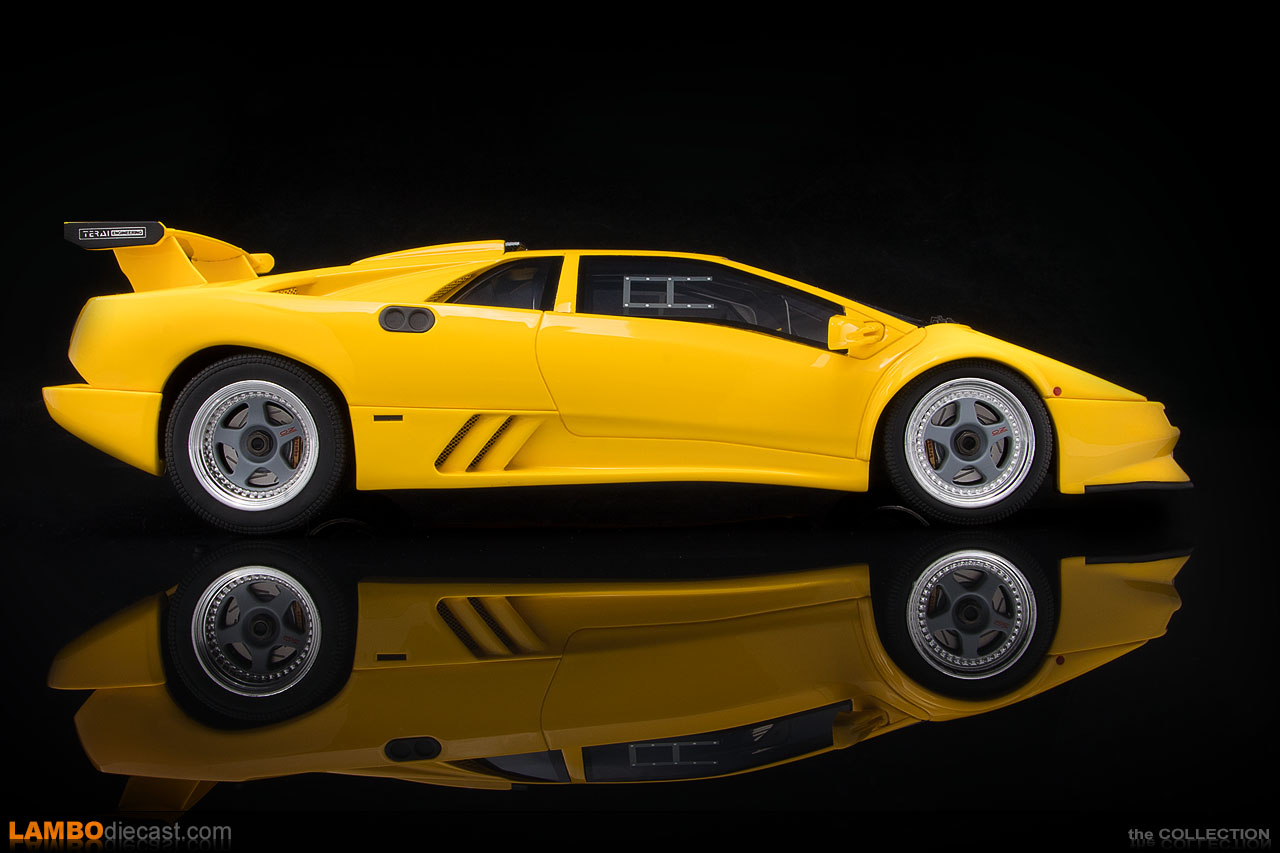 Side view of the Lamborghini Diablo SE30 Jota Corsa by GT Spirit