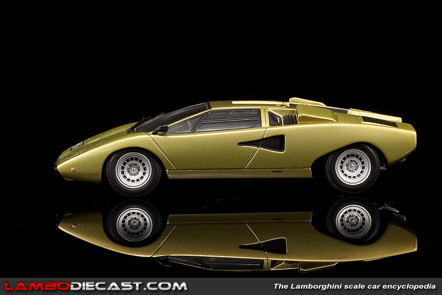 lamborghini countach 1:43 minichamps