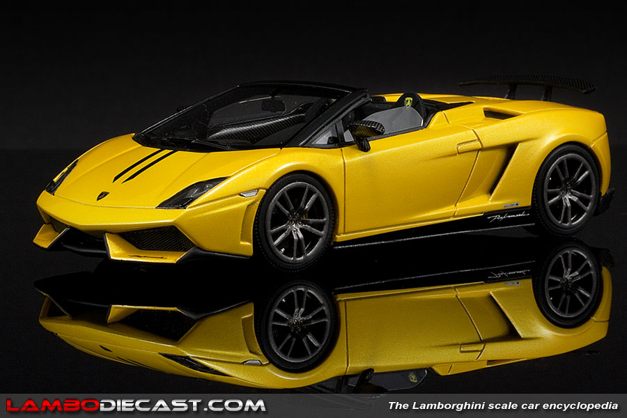 The 1/43 Lamborghini Gallardo LP570-4 Performante from