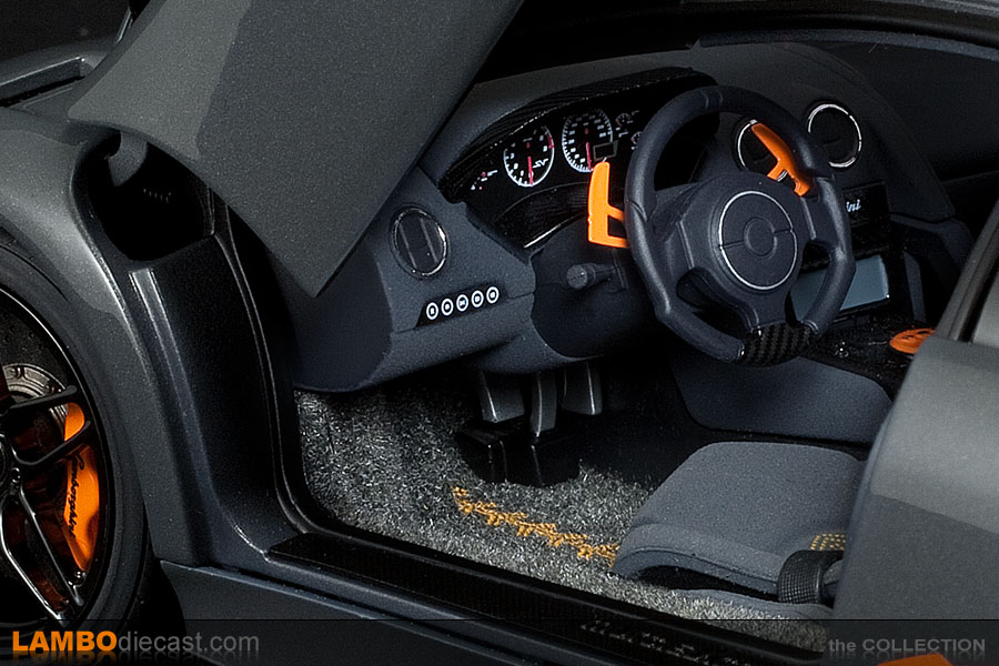 The 1/18 Lamborghini Murcielago LP670-4 SV from AUTOart, a The 1/18 Lamborghini Murcielago LP670-4 SV from AUTOart, a
