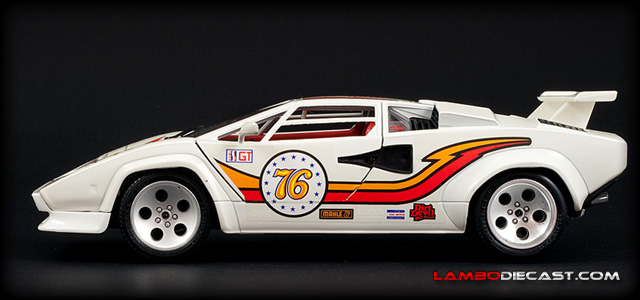 Lamborghini Countach Quattrovalvole by Bburago