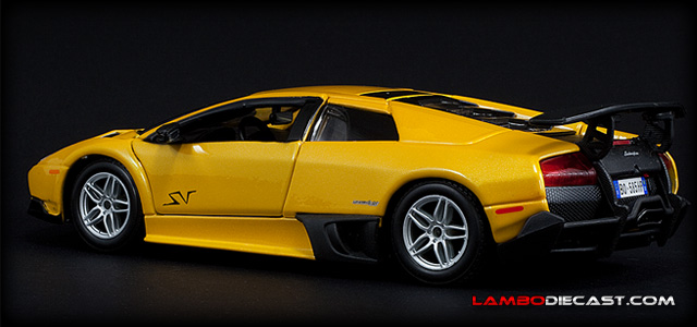 Lamborghini Murcielago LP670-4 SV by Bburago