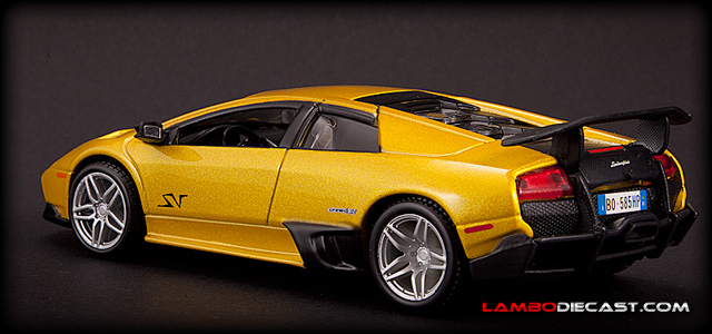 Lamborghini Murcielago LP670-4 SV by Bburago