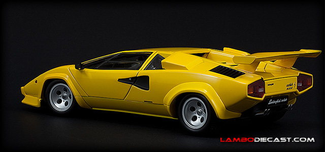 Lamborghini Countach LP500S by Kyosho