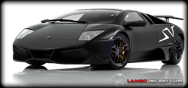 Lamborghini Murcielago LP670-4 SV by AUTOart