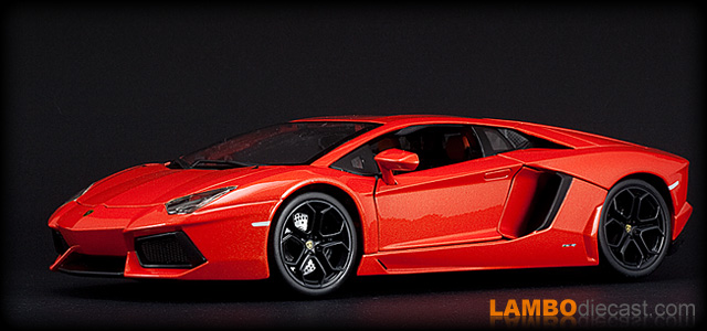 Lamborghini Aventador LP700-4 by Bburago