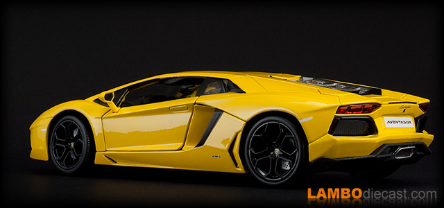 Lamborghini Aventador LP700-4 by Bburago