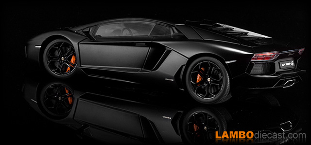 Lamborghini Aventador LP700-4 by AUTOart