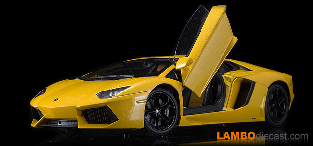 Lamborghini Aventador LP700-4 by Welly