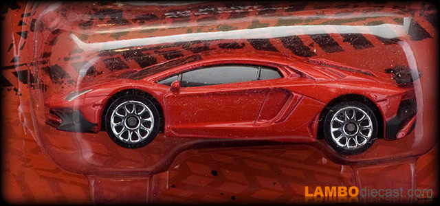 Lamborghini Aventador LP750-4 Superveloce by Majorette