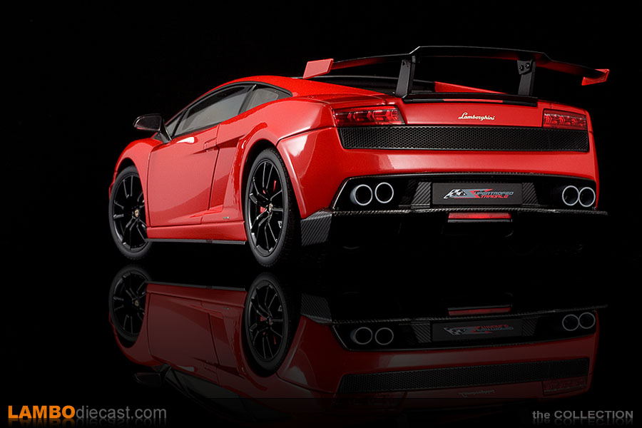 The 1/18 Lamborghini Gallardo Super Trofeo Stradale from AUTOart, a review  by 
