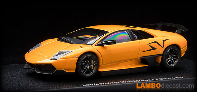 Lamborghini Murcielago LP670-4 SV by AUTOart