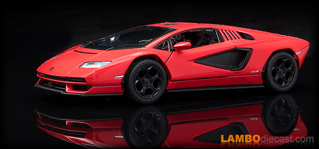 Lamborghini Countach LPI 800-4 by Kinsmart