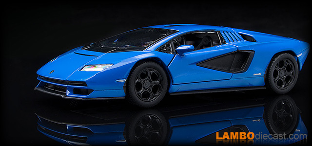 Lamborghini Countach LPI 800-4 by Kinsmart